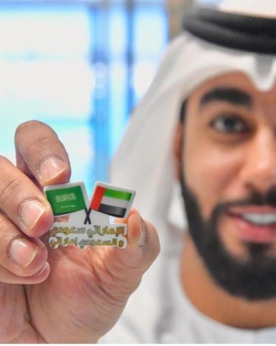بشعار “الإماراتي سعودي والسعودي إماراتي” استُقبل السعوديون في مطار دبي (صور)