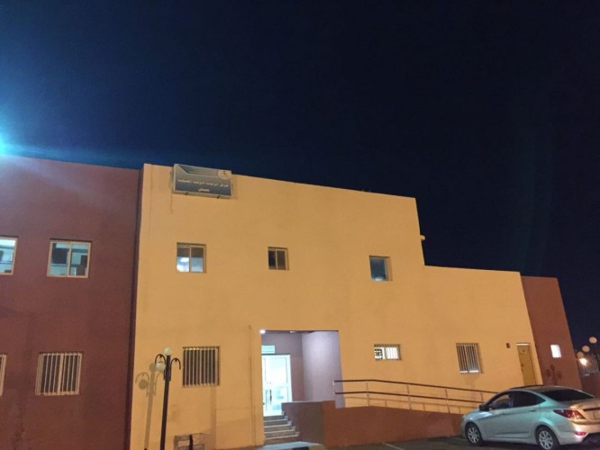 إزدحام كبير لمراجعي قسم النساء بمركز بيش للرعاية الصحية