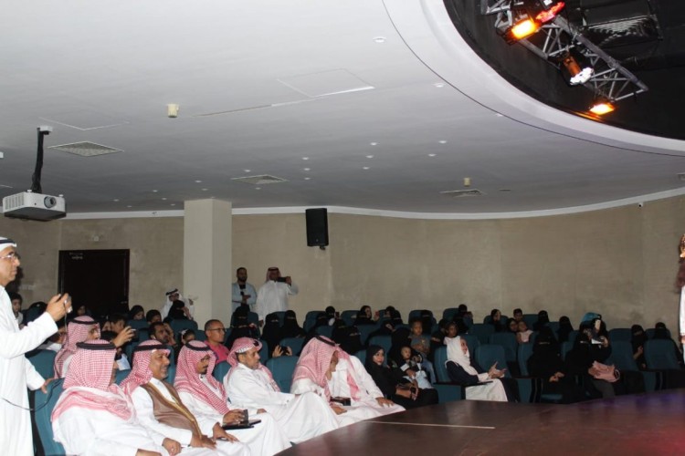 “عيدكم عيدنا” تشهد حضوراً كبيراً على مسرح الثقافة والفنون بجدة