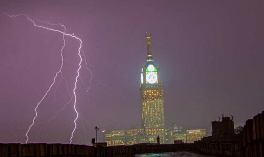 لقطات مبهجة.. البرق يُضيء سماء مكة والشلالات تغطي جبالها (فيديو)