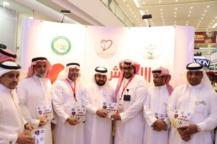 متسوقون في مكة يتدربون على إنعاش القلب