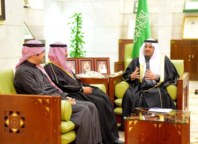 نائب أمير منطقة الرياض يستقبل رئيس مجلس إدارة جمعية إعلاميون