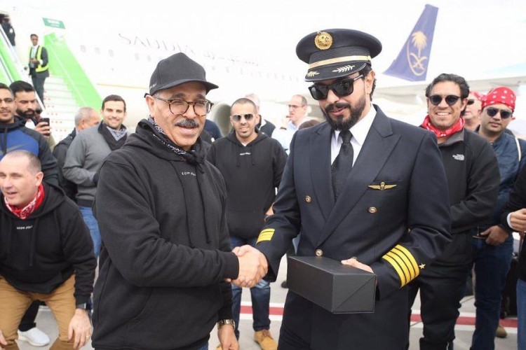 مطار نيوم يستقبل أول رحلة جوية على متنها موظفو المشروع لعقد لقائهم السنوي