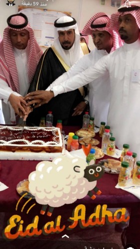 محافظ الحائط يعايد المنومين في مستشفى الحائط العام