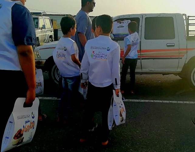 براعم املج يشاركون بأعداد وتوزيع افطار صائم