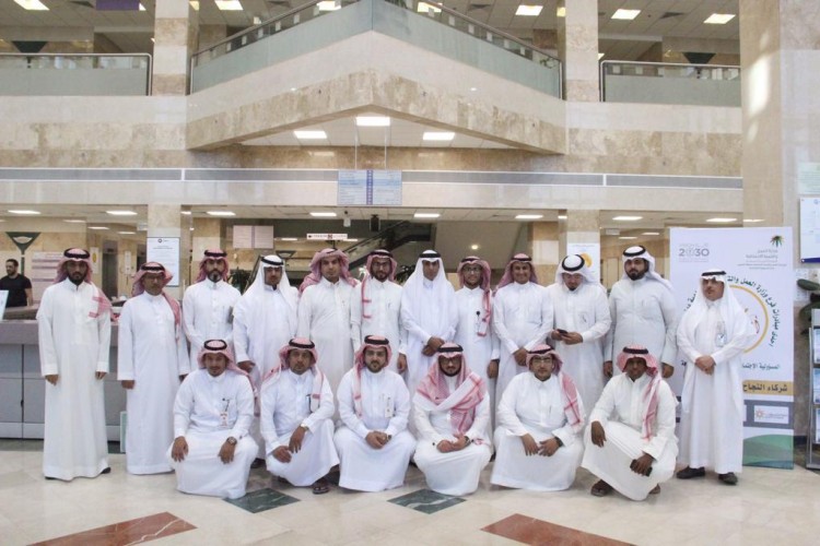 فرع وزارة العمل والتنمية الاجتماعية بمنطقة القصيم يطلق مبادرة ( أجر وعافية )