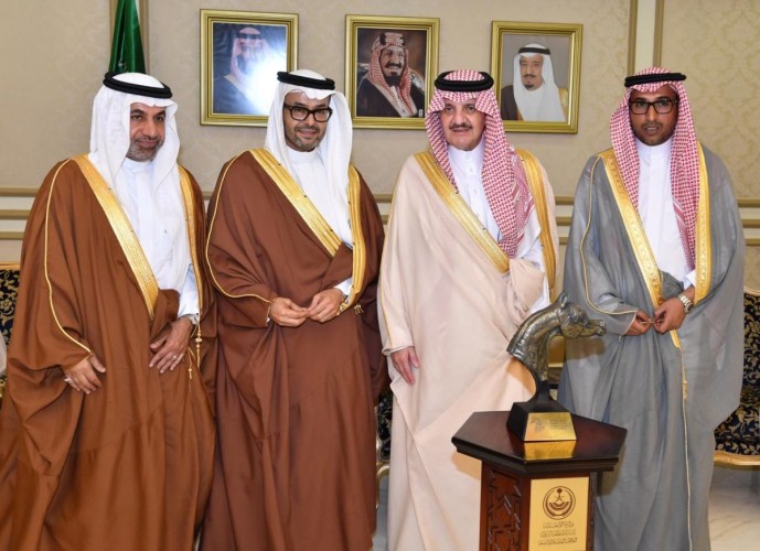 الأمير سعود بن نايف يكّرم اللجنة المنظمة والرعاة الداعمين لمهرجان الخيل العربية الأصيلة