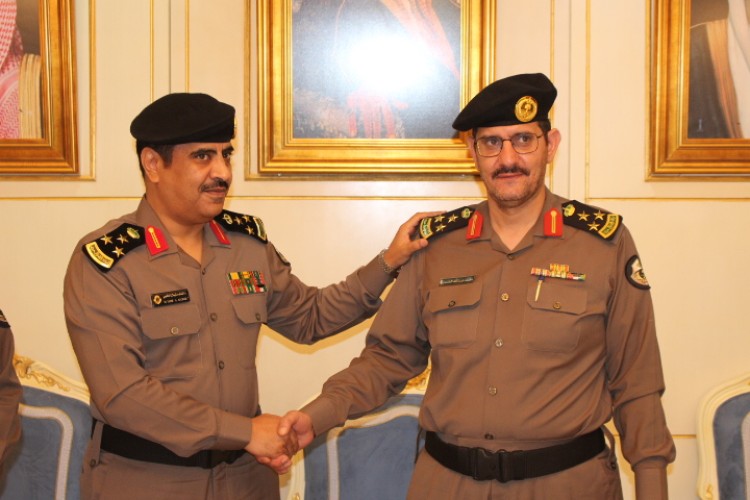 نائب مدير شرطة حائل يقلد العميد الشمري رتبته الجديدة