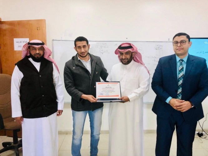 ورشة عمل بمعهد طيبة للتدريب العالي بعسير