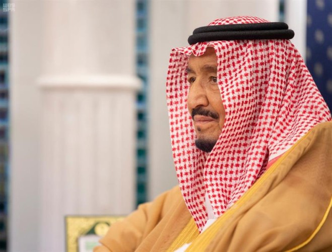 بالصور.. خادم الحرمين يتسلم التقرير السنوي لـ”ساما” ويشيد بجهودها في خدمة الاقتصاد الوطني