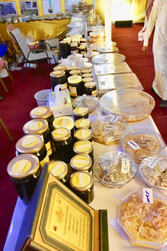 لجنة فحص العسل تتابع يوميًّا المهرجان الدولي الـ12 بالباحة