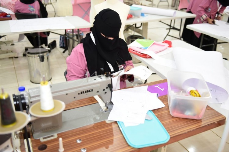 “تقنية الرس للبنات” تواصل استقبال زوارها لمسابقة المهارات لليوم الثاني