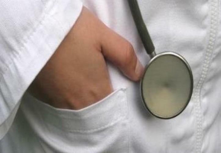 ممرضة سعودية تُنقذ حياة سيدة تعرضت لوعكة صحية على متن طائرة