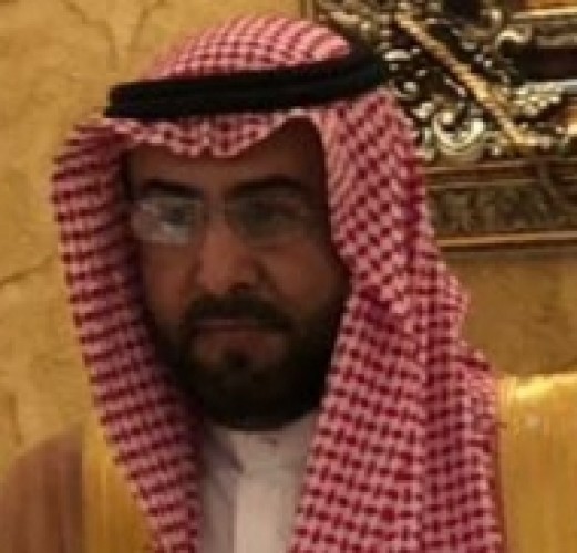 جبل عويرض هيكل حديدي يجعله محط انظار السياح