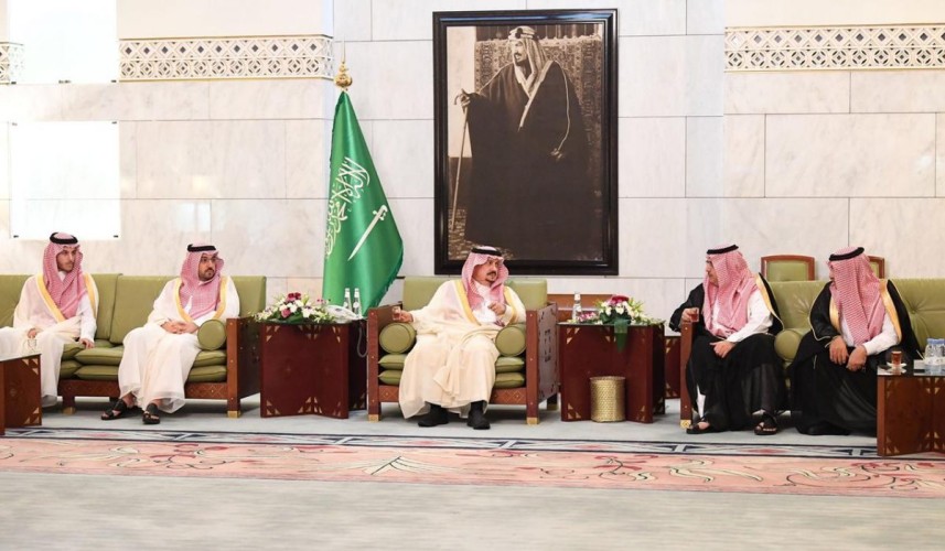 سمو أمير منطقة الرياض يستقبل المهنئين بعيد الفطر المبارك