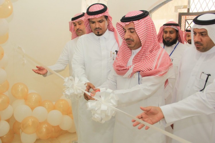 «الزهراني» يدشن حملة “عيونك حياة” بجمعية سخاء