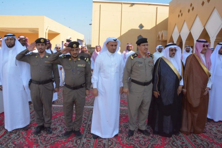 محافظ محايل يدشن مدرسة الأمير فيصل بن خالد ..ويؤكد على أهمية تربية النشئ وترسيخ روح الإنتماء ..