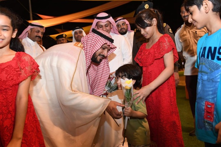 في كرنفال رائع محافظ الدرب القحطاني يشرف حفل المحافظة بمناسبة عيد الفطر المبارك