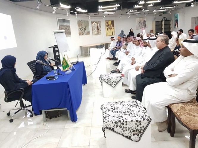 الدكتورة مها العطا تقدم شبكة الأمان بجمعية الثقافة والفنون بجدة