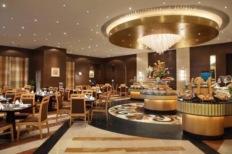 مصادر: خطاب السماح للمطاعم والمقاهي بتقديم الكحوليات مفبرك ولا صحة له