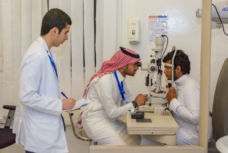 استفاد منها 145 مراجعاً ومراجعة .. “الكوثر” تختتم قافلتها الصحية المتنقلة بمستشفى القحمة العام