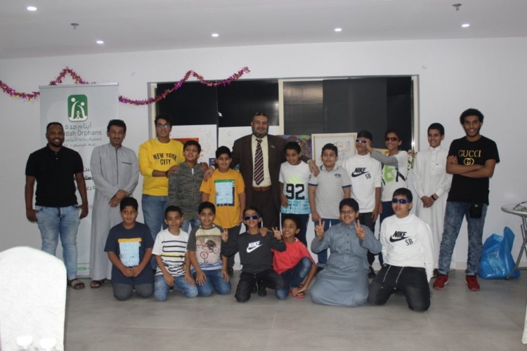 مجلة نبهان تدرب ايتام جدة على الخط العربي