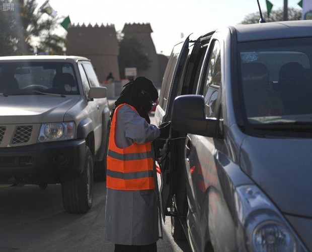 بالصور.. عناصر أمنية نسائية تشارك في تأمين مهرجان “الجنادرية”