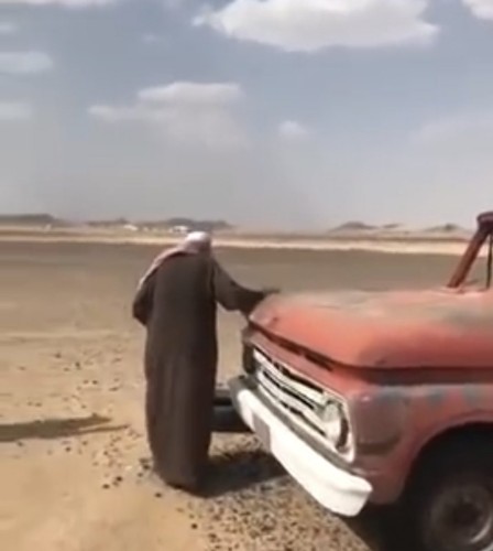 «فورد الخليج» تنتهي من إصلاح «الونيت» وتعيد العم مطلق 6 عقود للوراء