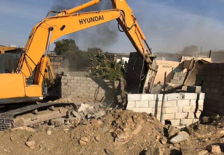 أمانة الطائف تزيل احداثات واسطبلات خيول مخالفة في الردف