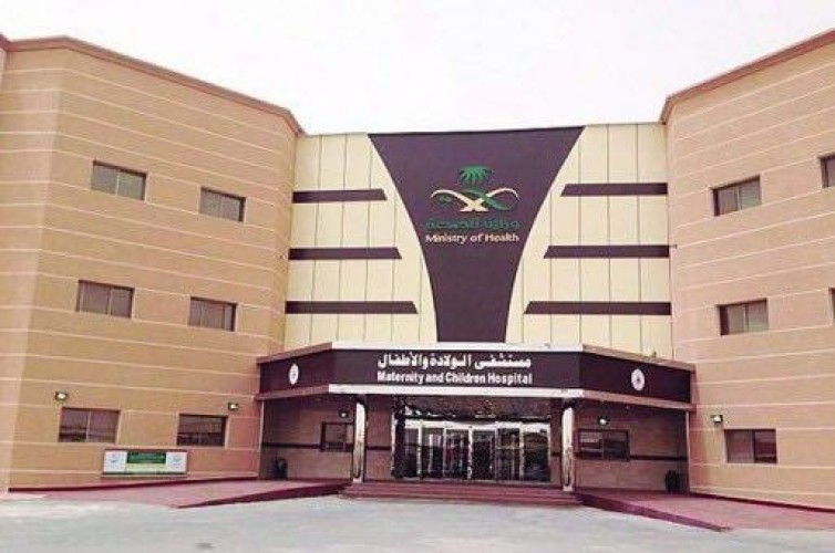 تدخل جراحي ناجح ينهي معاناة رضيعة في مستشفى الولادة والأطفال بحفرالباطن