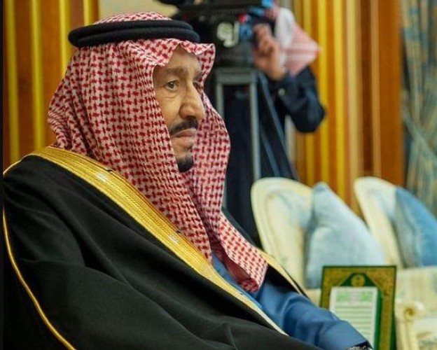 الأمراء والوزراء والمسؤولون المعينون بأوامر ملكية مؤخراً يؤدون القسم أمام خادم الحرمين