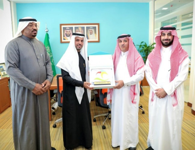 سياحة القصيم تلتقي لجنة التنمية السياحية في عنيزة