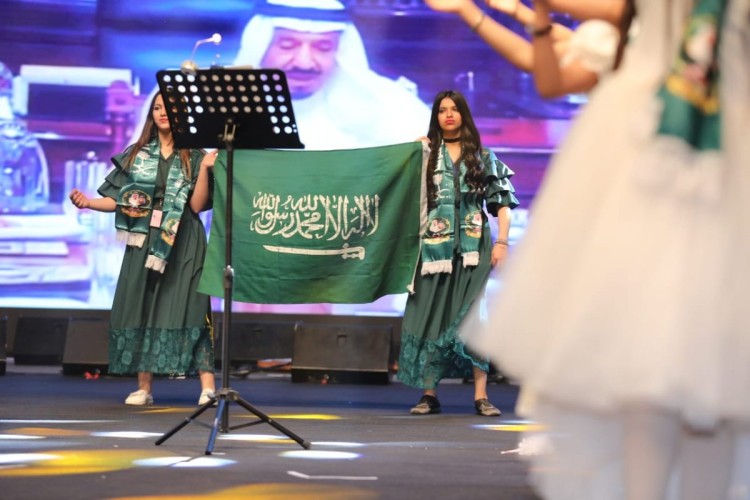 وزارة الإعلم تكرم سعوديات متميزات في ملتقى المرأة السعودية الثالث