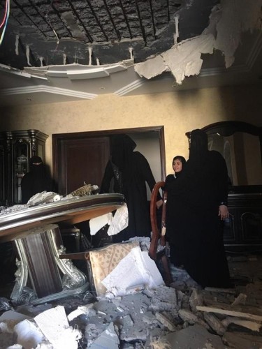 اشتراه بمليون ونصف.. انهيار سقف منزل مواطن بجدة (صور)