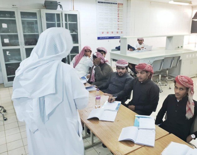 بالصور.. مدير مكتب التعليم بالريث يزور مجمع آل مشحنة التعليمي ويشدد على مسؤولية رفع التحصيل العلمي للطلاب