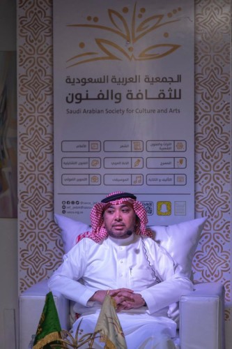 ” الشادي” يُحلّق بالشعر عالياً على مسرح جمعية الثقافة والفنون بجدة