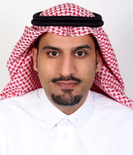 المهندس ابراهيم الخنيزان الرئيس التنفيذي بالنيابة للشركة الكهرباء يعلن تدشين محطة الزلفي للكهرباء