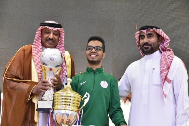 محافظ صامطة يدشن برنامج بسمة أمل لذوي الهمم