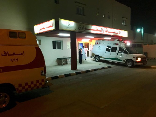 مستشفى القويعية يستقبل ٢٤ حالة في حادث على طريق الرياض مكة المكرمة