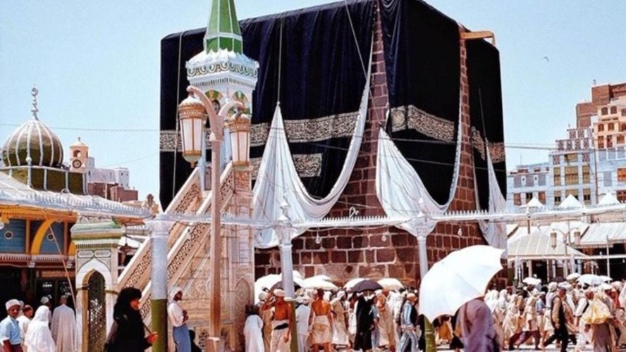 3نساء كسون الكعبة المشرفة عبر التاريخ.. تعرف عليهن