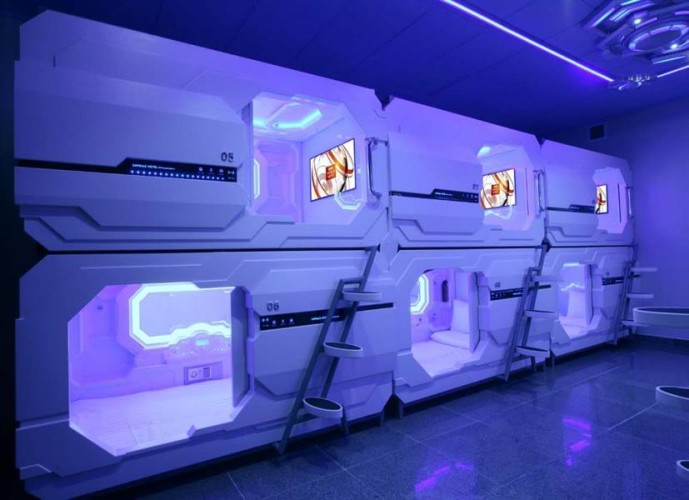 بالصور.. مطار الملك فهد يوفر مقصورات للنوم وكراسي للاسترخاء للمسافرين