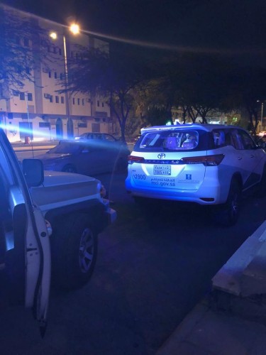 “التجارة” تضبط 12 عامل مخالف بالقصيم يتاجرون بملابس الحاويات الخيرية