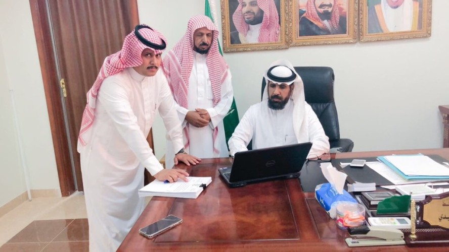 مدير تعليم الحائط يعتمد قراراً بندب 42 معلماً