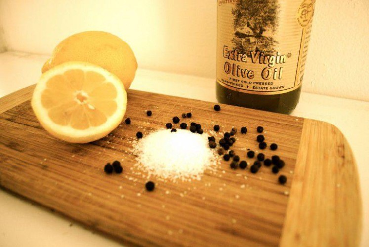 “الليمون والفلفل الأسود والملح”.. خليط سحري لمعالجة 10 أمراض