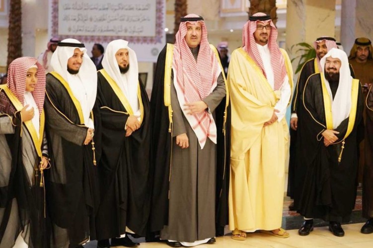 أمير المدينة يشرّف حفل زواج نجل خطيب المسجد الحرام ماهر المعيقلي