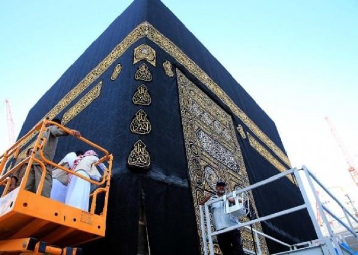 تسليم “كسوة الكعبة” غداً لكبير سدنة بيت الله الحرام.. هذه أبرز المعلومات حولها