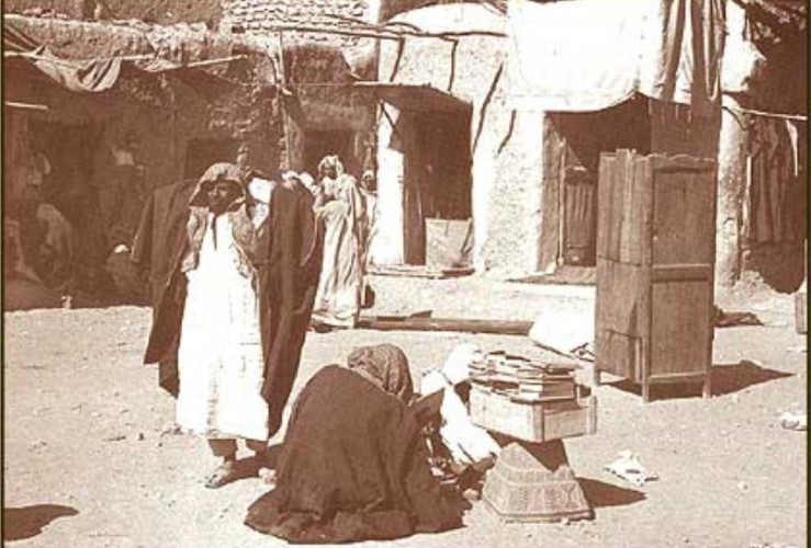 شاهد.. قصة اللوحة التي أهداها الملك سلمان لمكتبة المؤسس