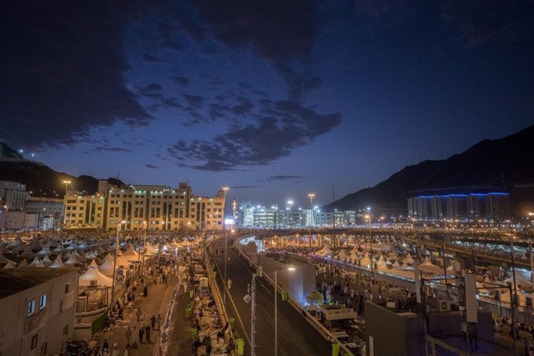 توجيه بإيقاف مسؤولَين في مؤسسة طوافة قصّرت في خدمة الحجاج