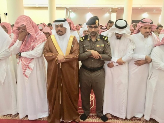 بالصور .. مشهد مهيب في تشييع الشهيد ياسر شيبة ببيش