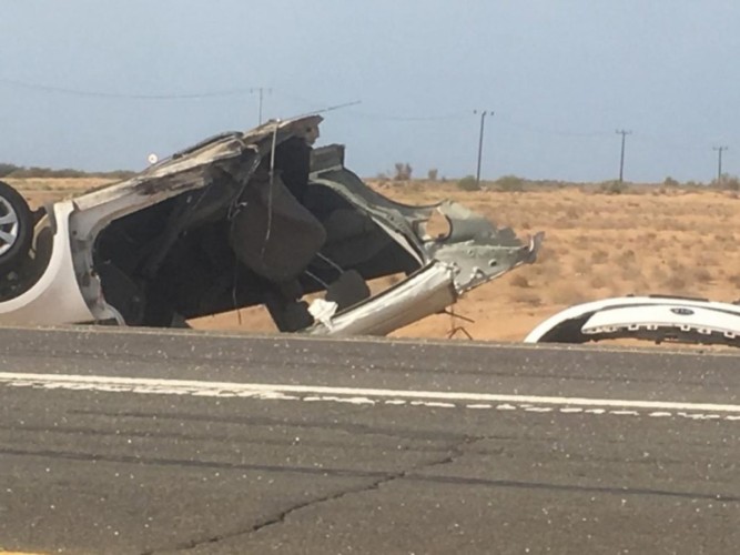 حادث مروع.. انشطار مركبة إلى نصفين ووفاة قائدها وزوجته بجازان (صور)